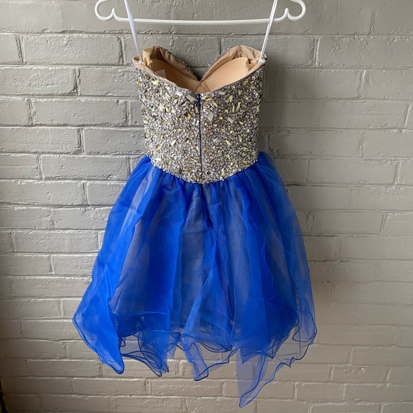 Prom/Graduation Dress - Picture 2 of 2